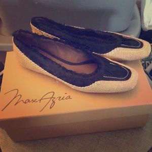 Max Azria Shoes. Size 37